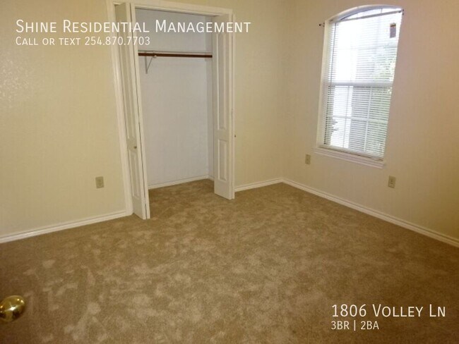 Building Photo - 1806 Volley Ln
