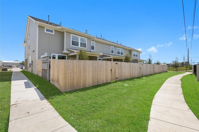 Building Photo - 8119 Danson Ln