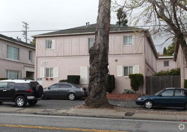 Building Photo - 1219 El Camino Real