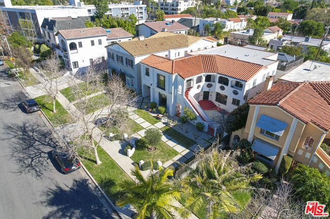 Building Photo - 1032 Masselin Ave