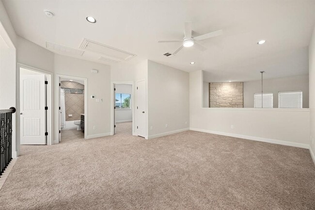 Building Photo - 8620 Alophia Dr