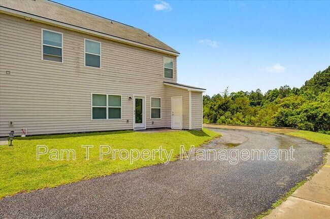 Building Photo - 140 Birch Cir