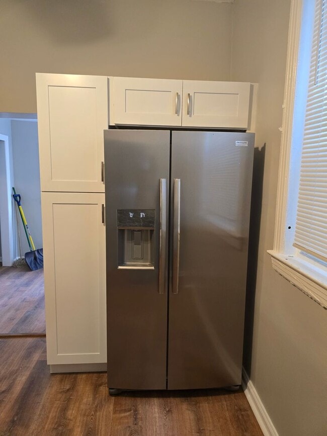 Building Photo - 2435 N 25th St