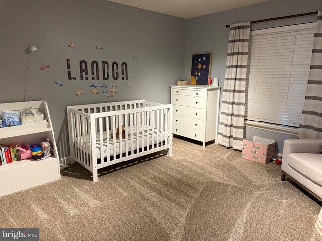 Building Photo - 711 Perthshire Pl