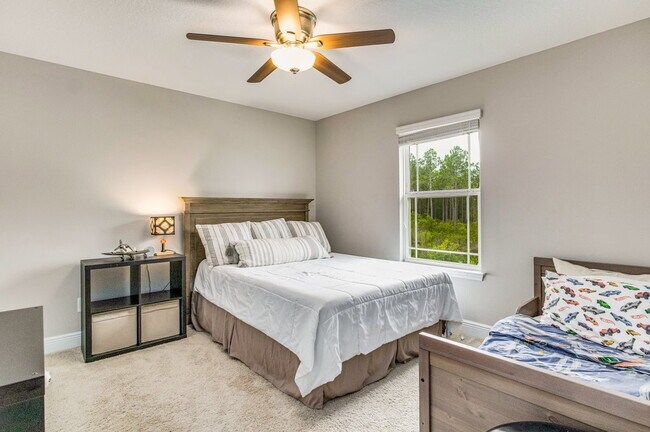 Building Photo - Bright and beautiful home in Windward Cove...