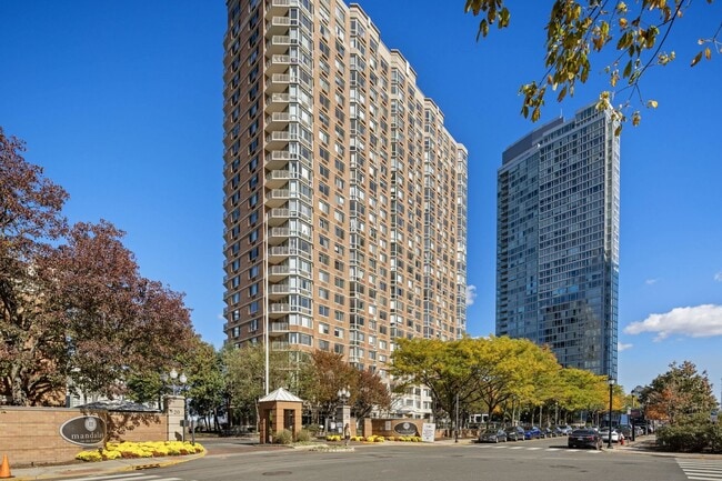 Building Photo - 20 2nd St