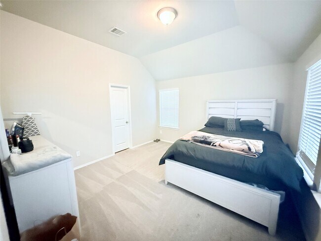 Building Photo - 8803 Oak Ivy Ln