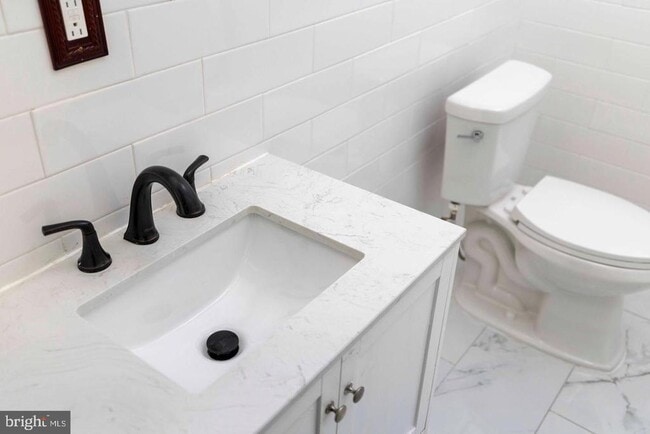 Building Photo - 617 Brinton St