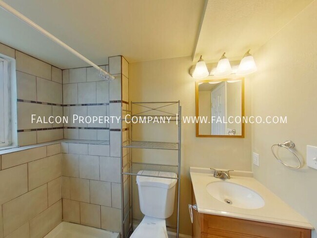 Building Photo - 1339 Hathaway Dr