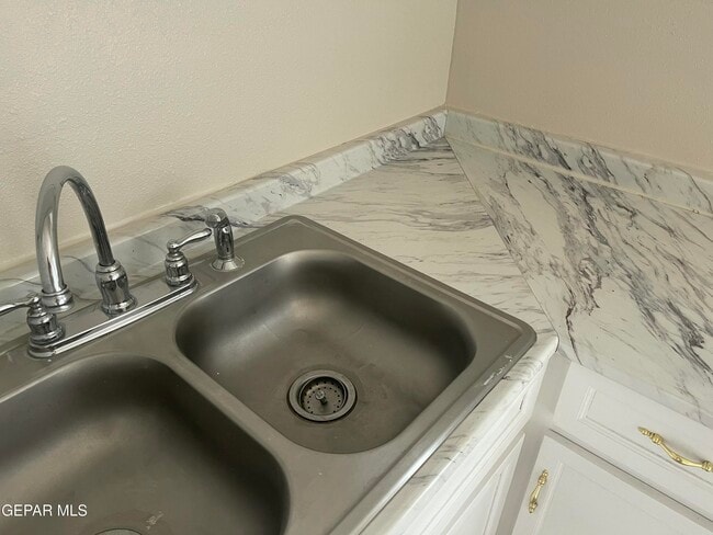 Building Photo - 1026 Myrtle Ave