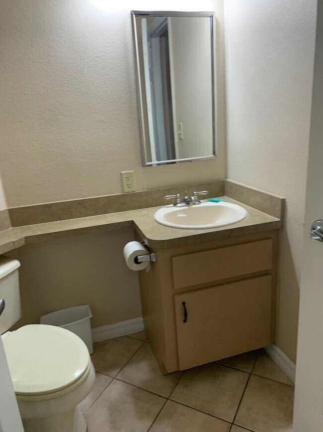 Building Photo - 2777 N Poinciana Blvd