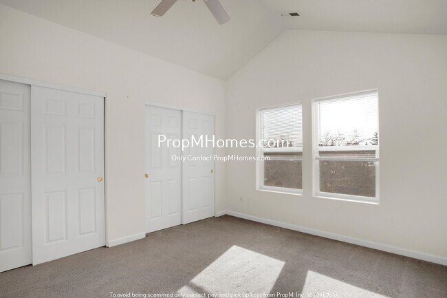 Building Photo - Cozy Three Bedroom Home in SE - New Photos!
