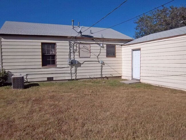 Building Photo - 4109 Cline Rd