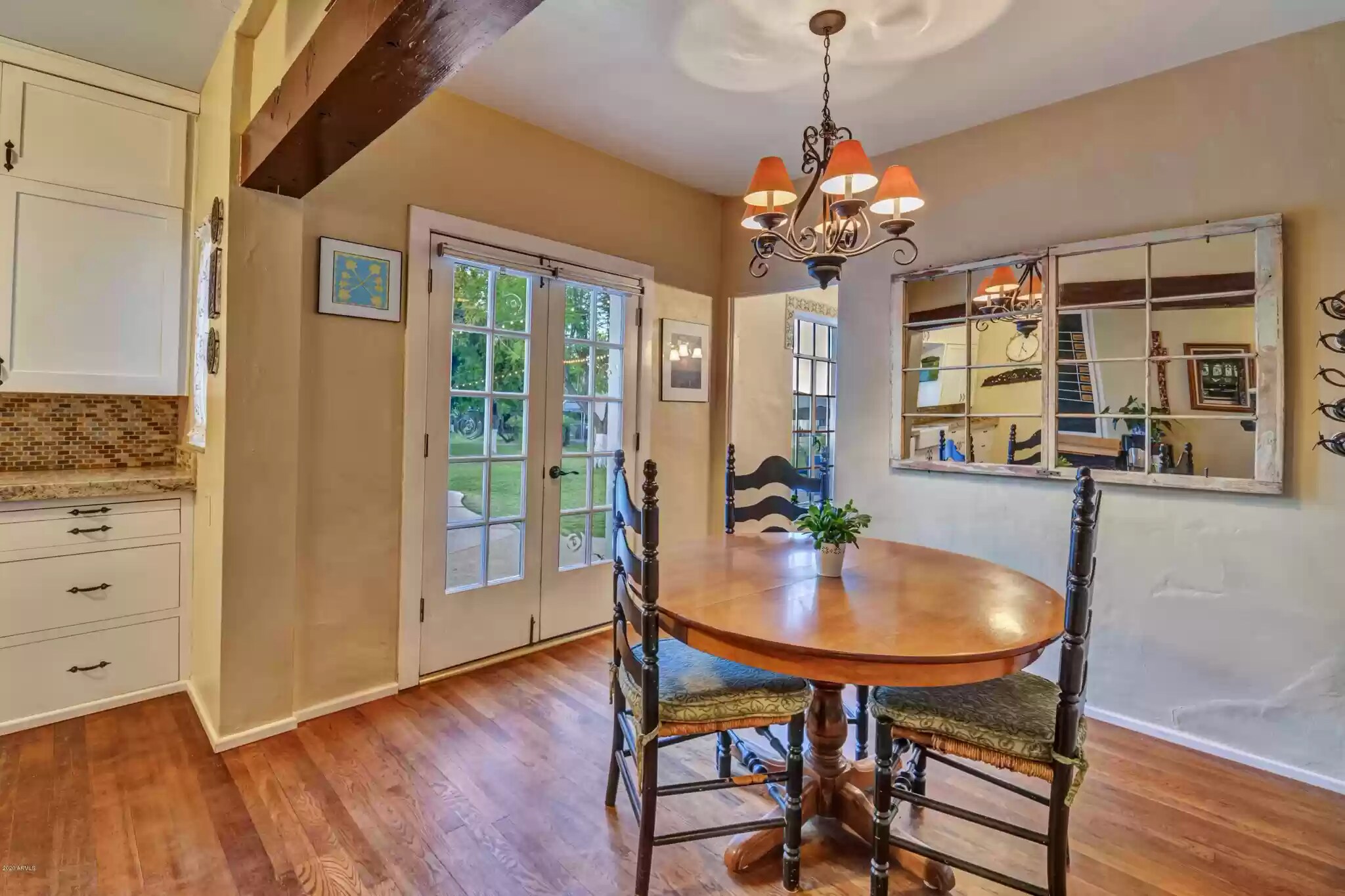 Kitchen nook - 712 W Manhatton Dr