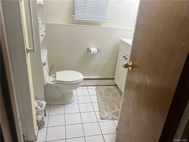 Building Photo - 548 Westfield Dr