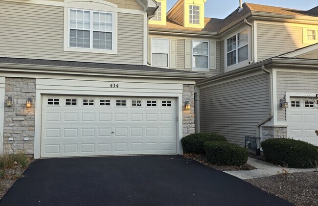 Primary Photo - 434 Vaughn Cir