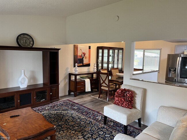 Building Photo - 5 br, 2.5 bath House - 136 Clayton Circle