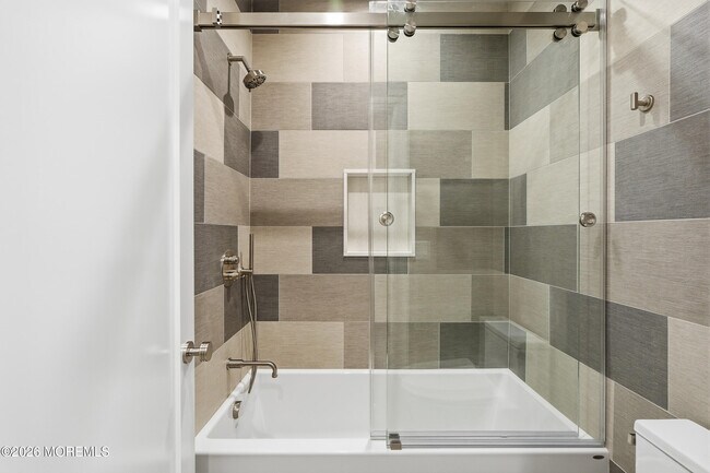 Building Photo - 84 Cooper Ave