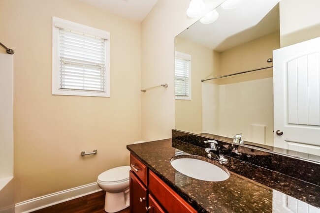 Building Photo - Beautiful 4 Bedroom Single Family Home