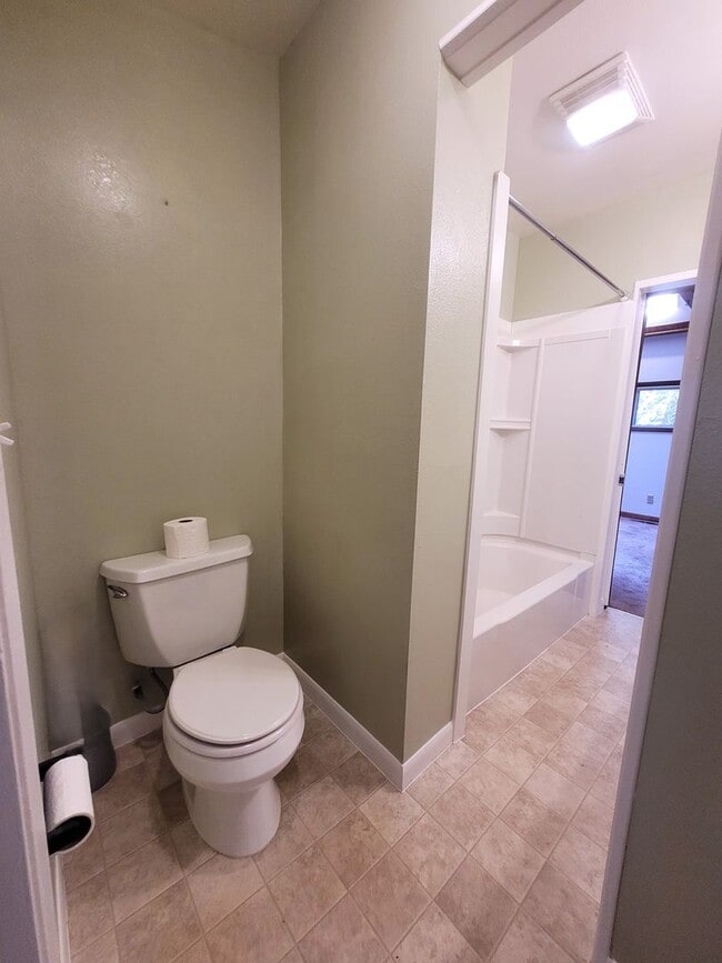 Building Photo - Cabin Style Home, 2 Bedroom - Bellingham, Toledo St