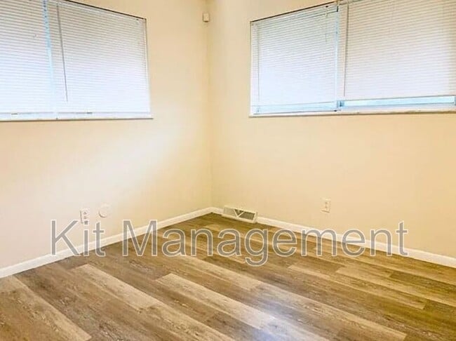 Building Photo - 316 Waggoner Blvd