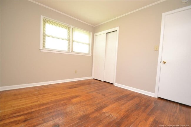 Building Photo - 717 Friar Tuck Rd