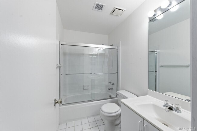 Building Photo - 763 Spring Lake Dr