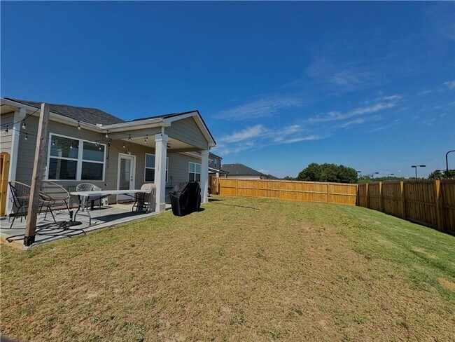 Building Photo - 350 Graham Campbell Ln