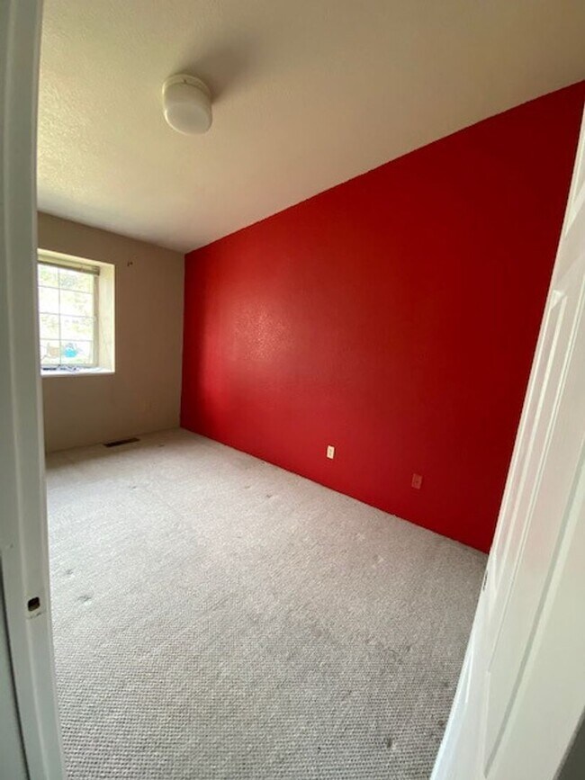 Building Photo - 2 Bed 1.5 Bath Townhouse in Missoula