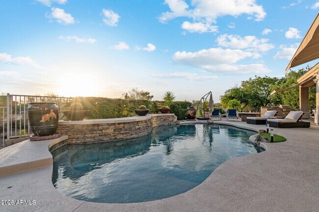 Building Photo - 6002 E Saguaro Vista Ct