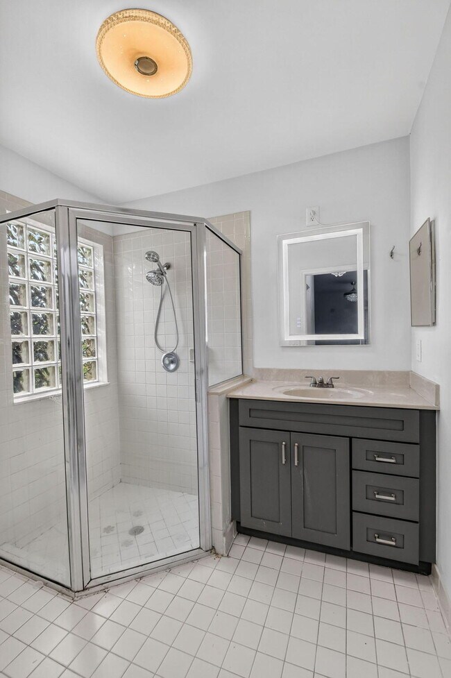 Building Photo - 208 Caribe Ct