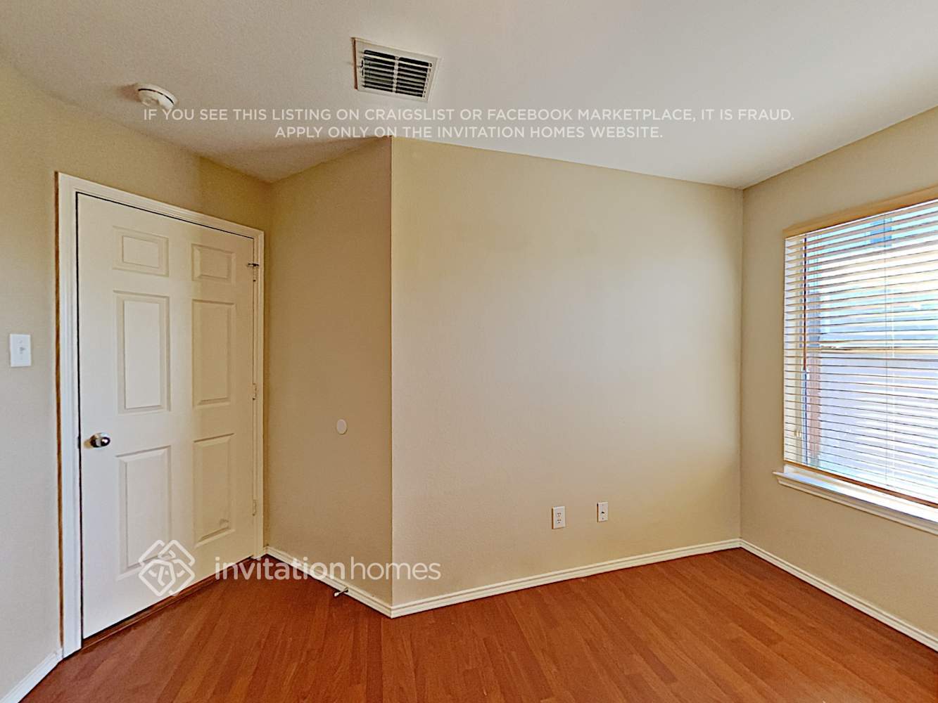 Building Photo - 1112 Sweetwater Dr