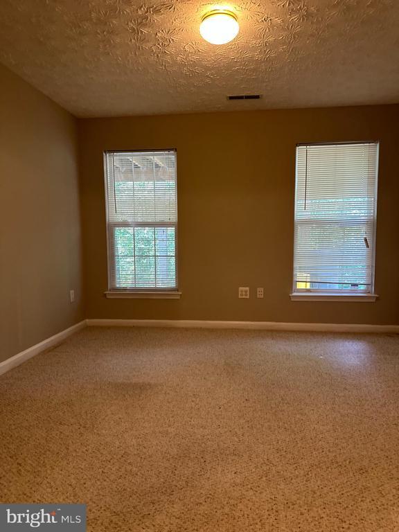Building Photo - 2722 Thornbrook Ct