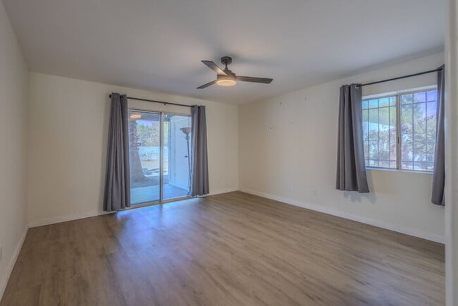 Building Photo - Green Valley Country Club Estates! 55+ Community, at least one person residing in the home must b...