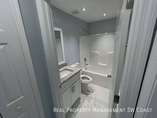 Building Photo - 5349 29th St SW