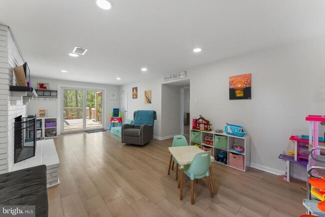 Building Photo - 12816 Greenhall Dr