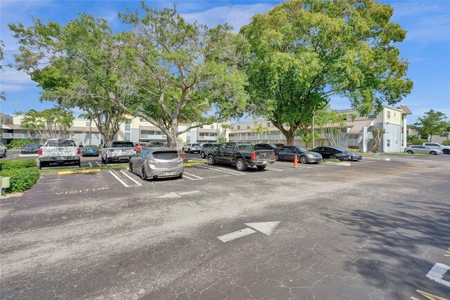 Building Photo - 4600 SW 67th Ave