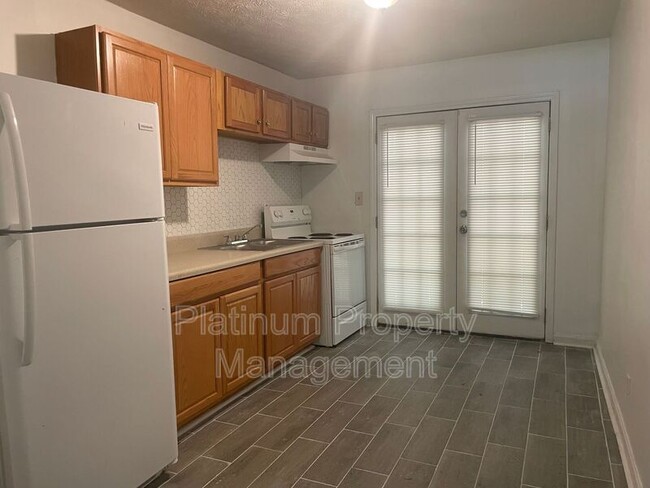 Building Photo - 543 Springwood Dr