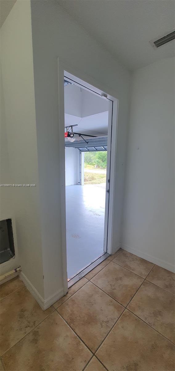Building Photo - 403 Lovers Ave