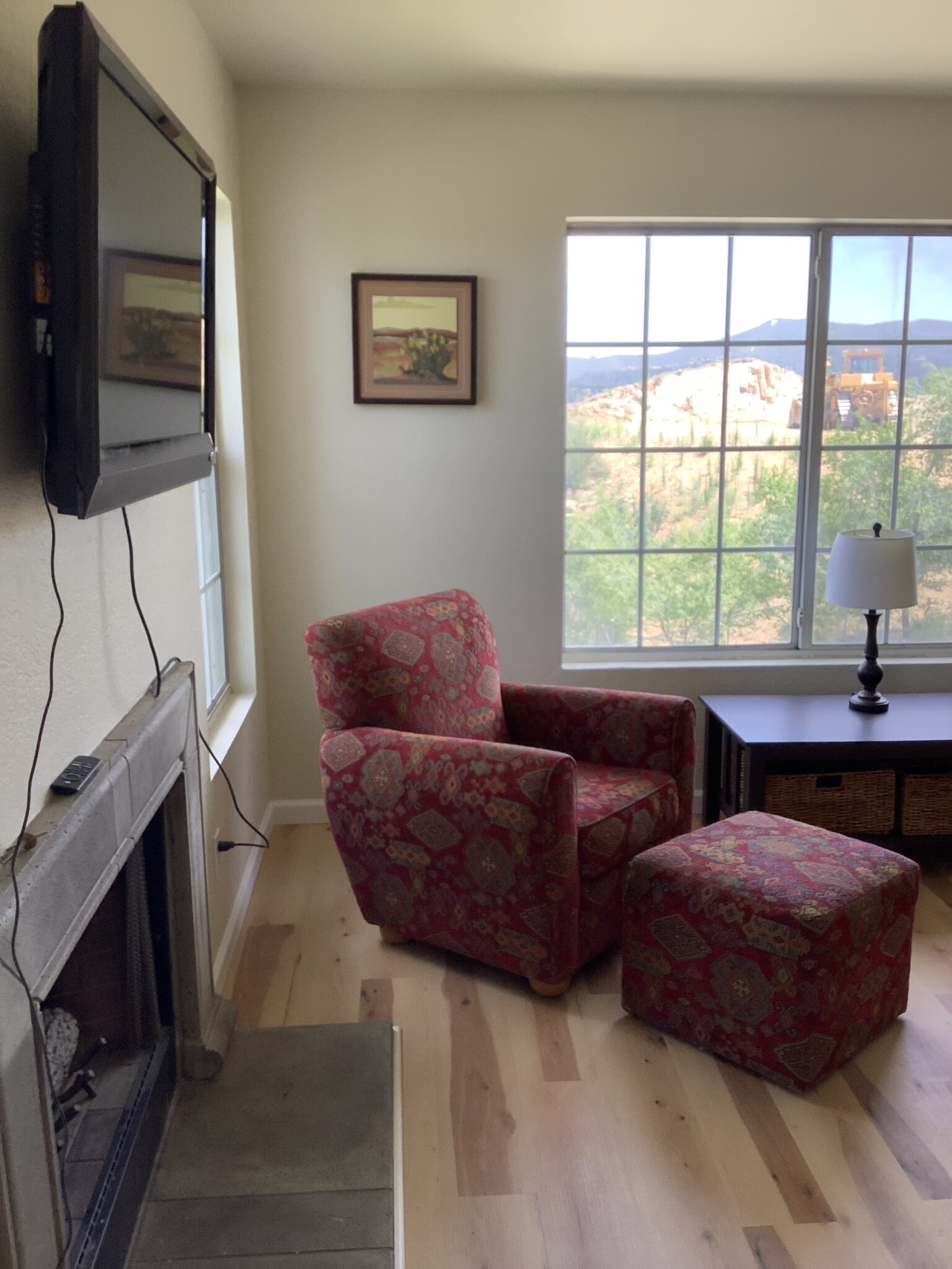 Building Photo - 604 N Bagby Dr