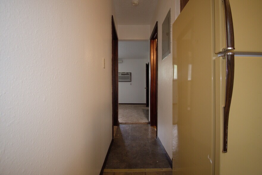 Building Photo - 803 8th St N