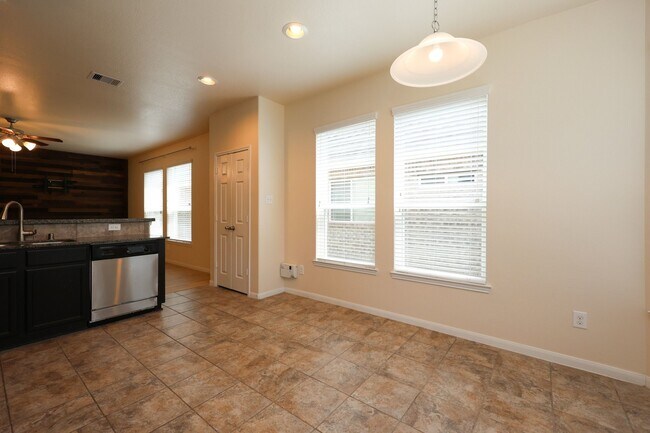 Building Photo - 4155 Falvel Cove Dr
