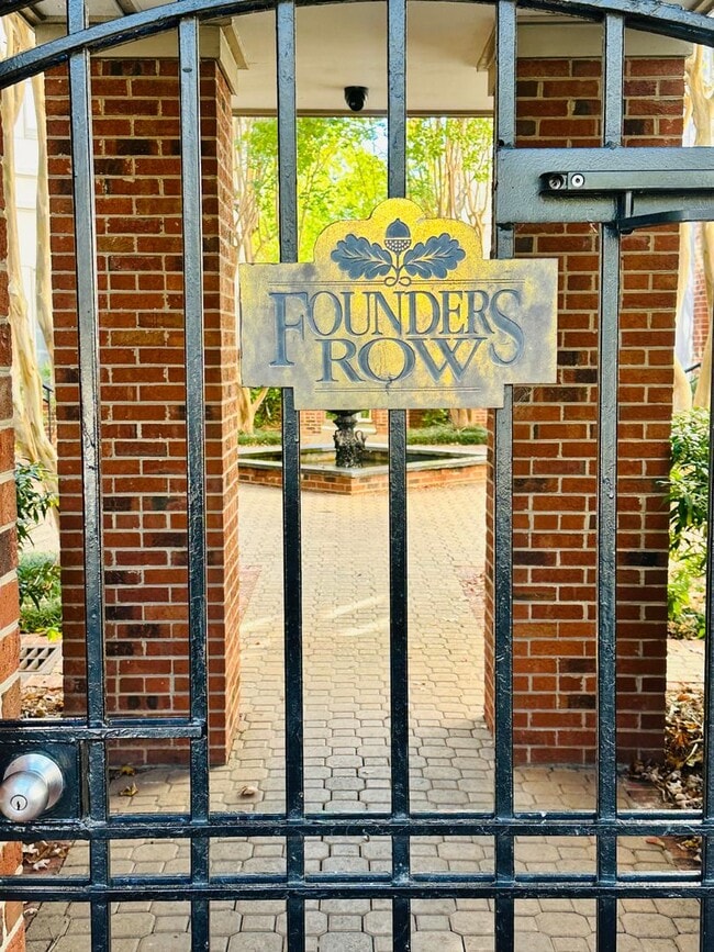 Building Photo - Coming Soon! 2-Bedroom Condo minutes from Red Hat