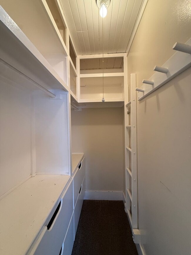 Building Photo - Old Town Orcutt Charm