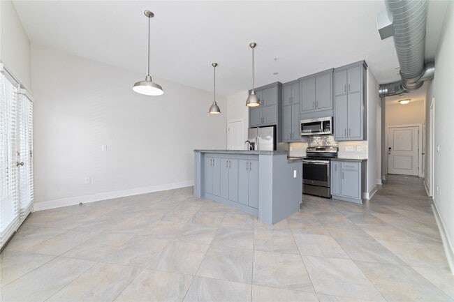 Building Photo - 1011 Studemont St