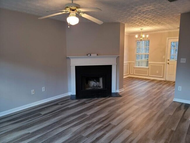 Building Photo - 4 bedroom in Atlanta GA 30349