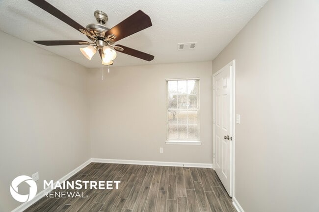 Building Photo - 3018 Caitlynn Circle S