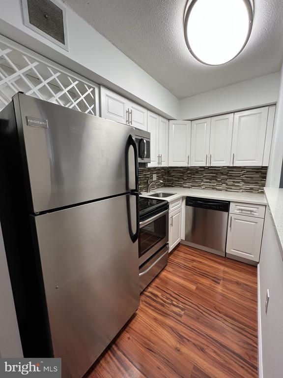 Building Photo - 1420 Locust St