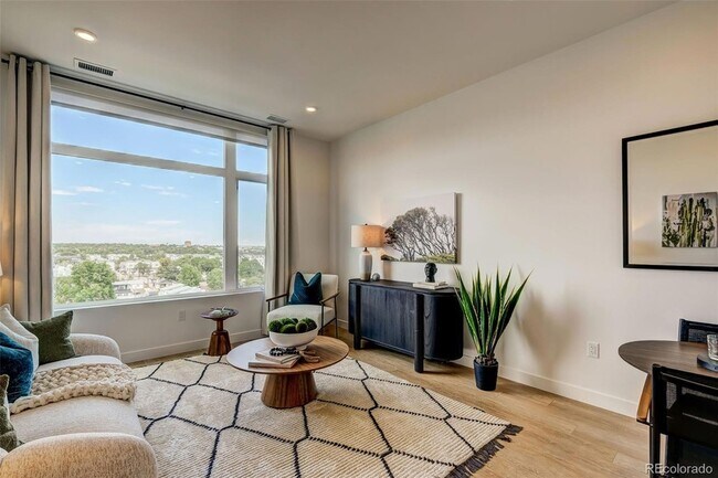 Building Photo - 1521 Hooker St