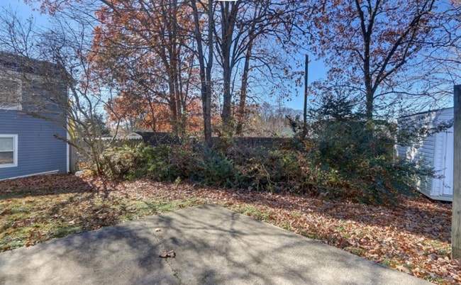 Building Photo - Cute 2-story home 2 bedroom 2 1/2 bath with a 1 car garage off Pisgah Church road NW Greensboro